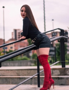 Hola, soy Daniela, una joven colombiana de 20