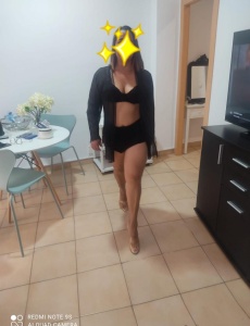 Spectacular blonde venezolana woman at an erupting o