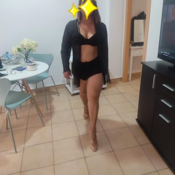 Spectacular blonde venezolana woman at an erupting o, Alicante