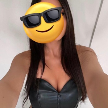 Laura 21 masajista profesional, Elche