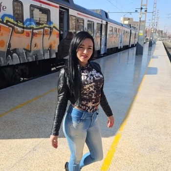 Natalia, jovencita latina con rasgos asiÁticos totalmente independiente, Alicante