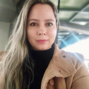 Una latina muy extrovertida y, Alicante