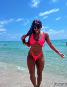 Candy la morena guapa colombiana