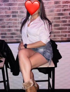 Paola nueva colombiana hermosa disponible atiendo a domicilio o en tu coche, coche