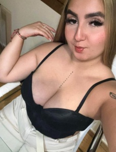 Encantadora rubita en moraira