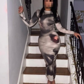 Española 21 años vivo sola piso privado, Torrevieja