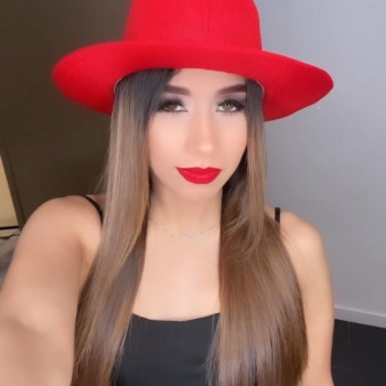 Colombiana y hermosa, Alicante