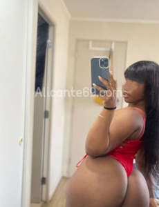 Luna, mulata nalgona caliente