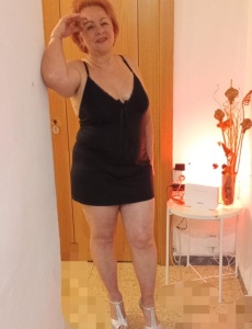 Ama de casa madura independiente