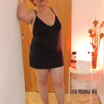 Ama de casa madura independiente, Alicante