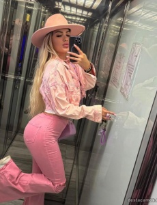 Hola mi amor, soy ALEXISS. Si quieres relajarte