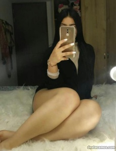 CariÑosa dulce extrovertida lista para disfrutar