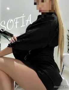 SofÍa rubia despampanante elegante aqui en mar baltico