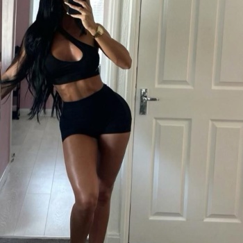 Hola mis amores soy isabel estoy disponible en, Benidorm