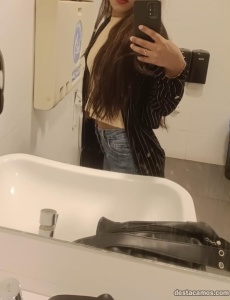 Jovencita nueva y con ganas de darte