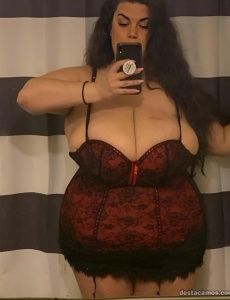 Iría belleza real curvas cuerpo gordita