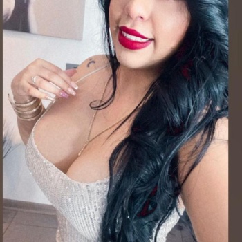 Linda educada colombiana, Alicante