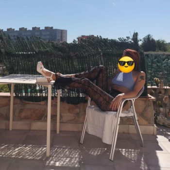 Chica atenta y respetuosa de paso por tu ciudad, Benidorm