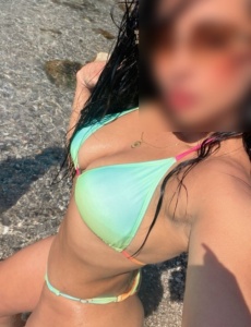 Grupo de amigas en la ciudad