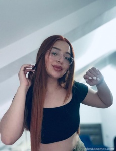 Carolina hermosa chica delgada