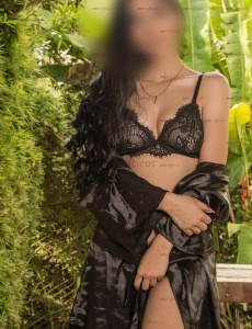 Renata brasilena sangre latino super tetas.