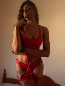 Soy CHANEL una chica LATINA que ha recorrido