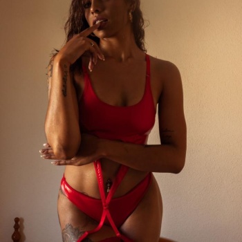 Soy chanel una chica latina que ha recorrido, Torrevieja