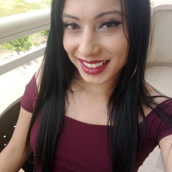 Chica con regalito, Alicante