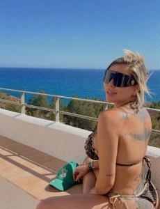 Ani guapa y tentadora muÑequita