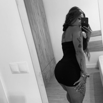 Una bomba latina con curvas! Muy tatuada masajista independiente alicante, Alicante