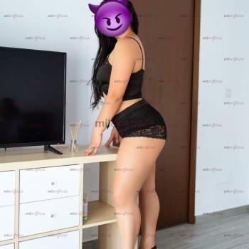 Victoria latina con piso limpio y muy tranquilo hago salidas las 24 horas, Torrevieja