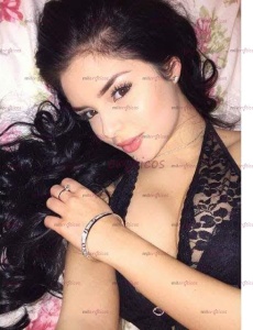 Traviesa cariniosa disponible toda la noche para hacerte feliz