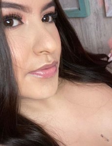 Mía 18 años muy y