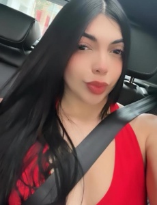 Modelo y masajista disponible