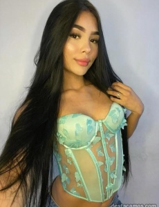 Hola!! Soy ARIANNA una linda Latina, de piel