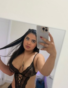Latina ardiente tu mejor compaÑia