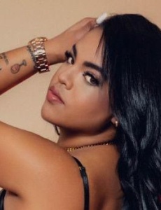 Hola mis amores soy KLOET una Bella LATINA