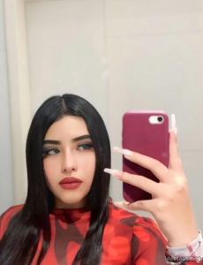 Nicko morena joven cariÑosa origen latino