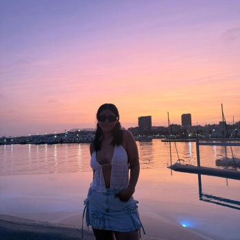 Chica joven, Alicante
