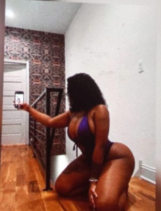 Novedda en elda morena mi cuerpo es sexo