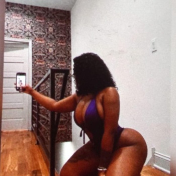 Novedda en elda morena mi cuerpo es sexo, Elda