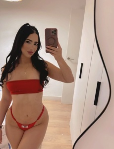 Alison latina sexy y caliente