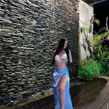 Una buena chica visitando murcia con, Benidorm