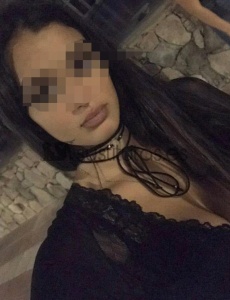 Amor, chica que enamora desde el primer momento, incluso antes de que puedas siquiera tocarla