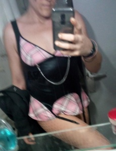Escort capaz de llegar donde ninguna otra lo haya hecho, entregándose contigo como si el placer fuera infinito