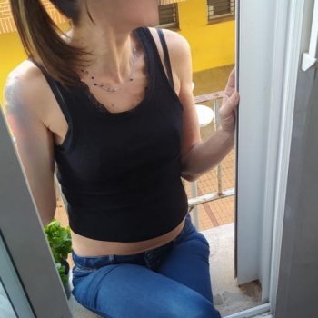 Hola amores. Estoy en torrevieja.. Delgadita madura ,guapa, Torrevieja