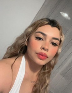 Mujer bella y hermosa zara