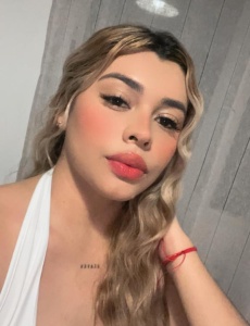Sara rubia simpática en benidorm