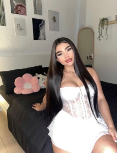 Celeste – joven colombiana en alicante centro