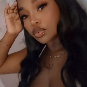 Mulata cariñosa y muy atenta 19 años novedad torrevieja, Torrevieja